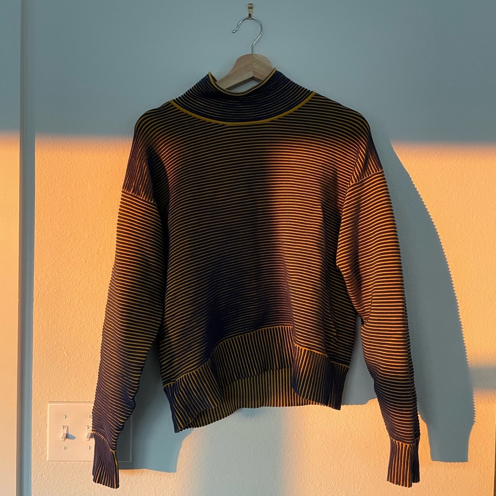 Nagnata ribbed sweater!